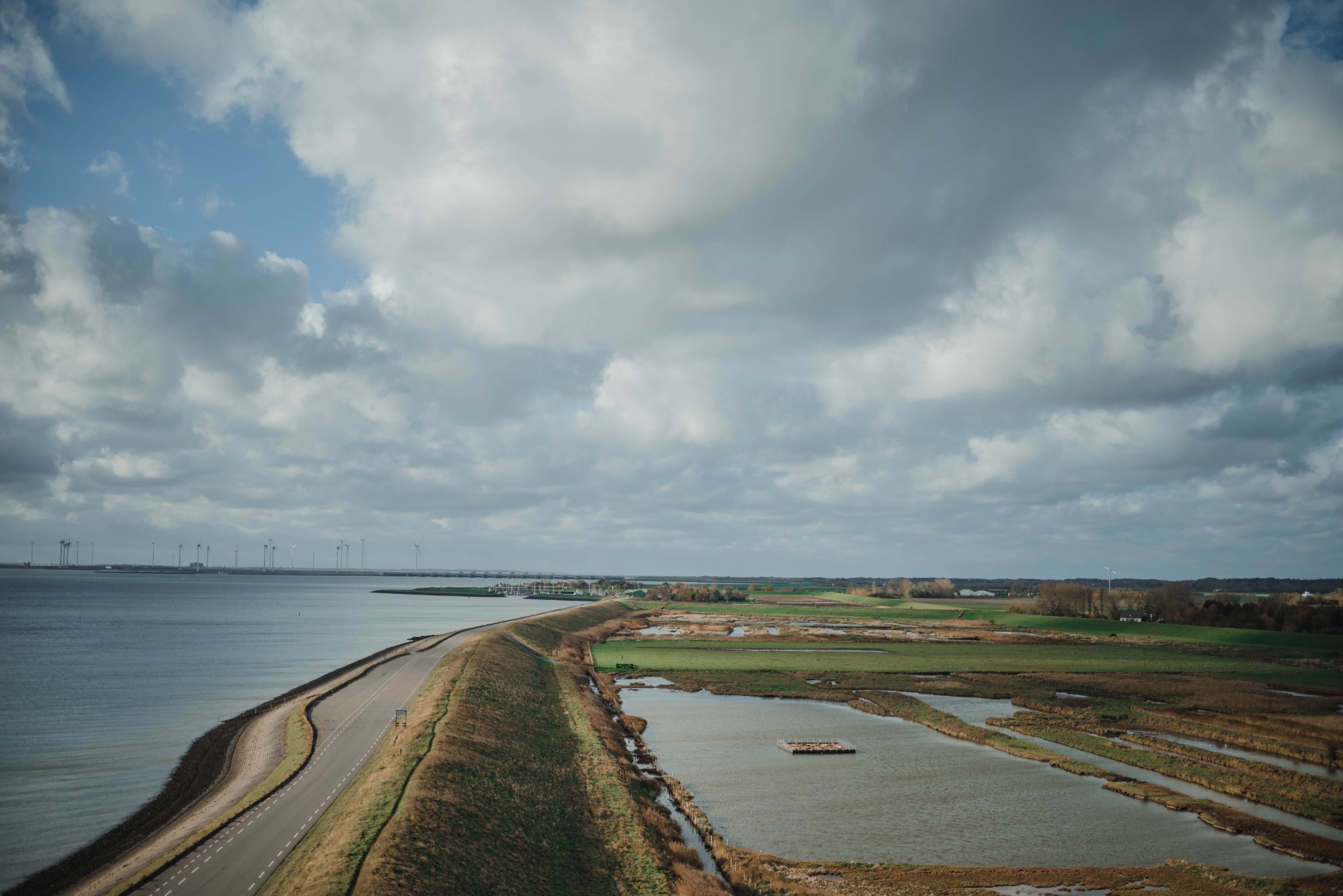 Het Zeeuwse landschap vanaf de Plompe Toren.